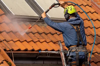 Démoussage et hydrofuge de toiture à Montolieu